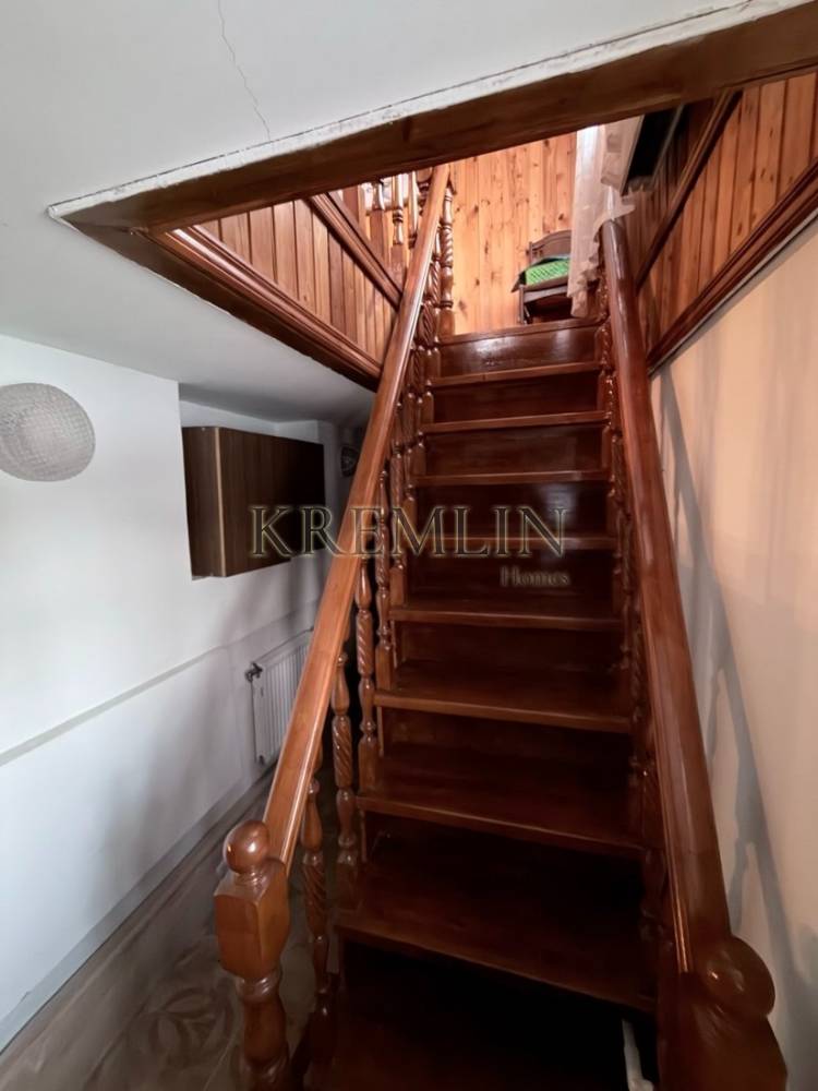 5258181547301473951_121