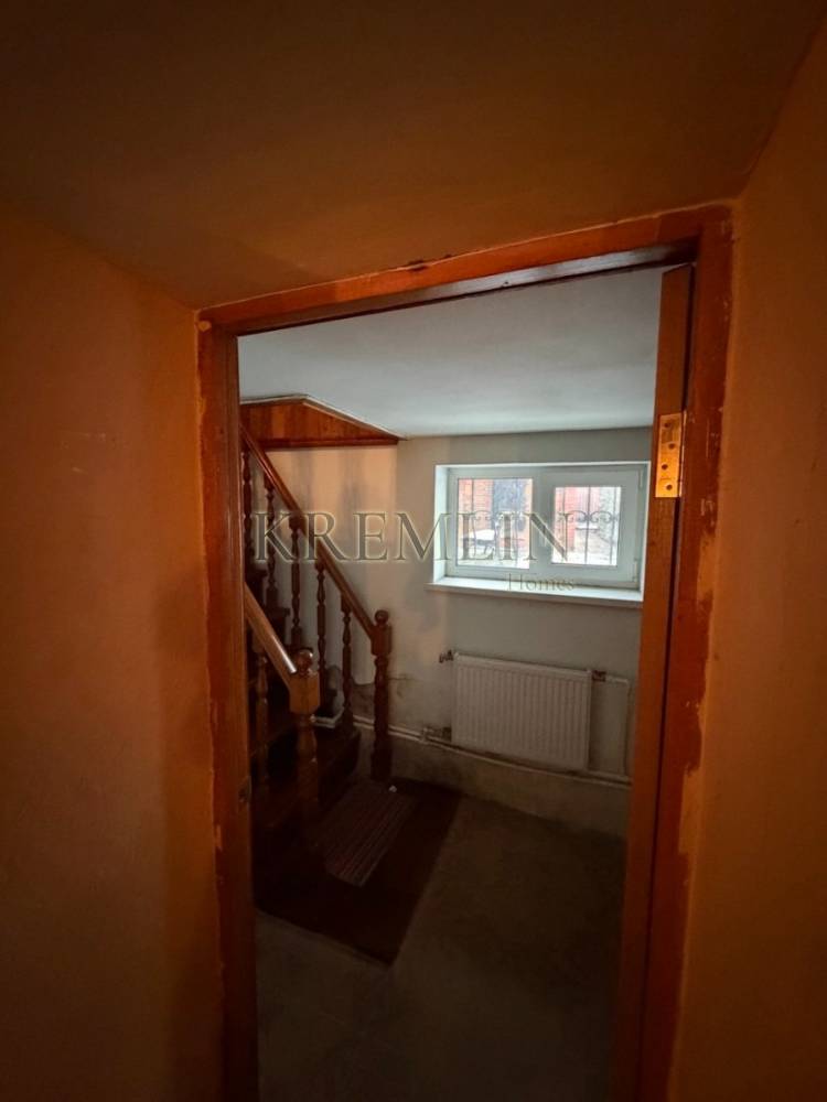 5267092230051140181_121