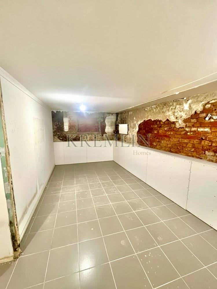 5253954461963588361_121